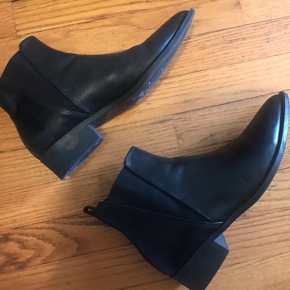 Steve Madden leather ankle booties - Picture 3 of 4